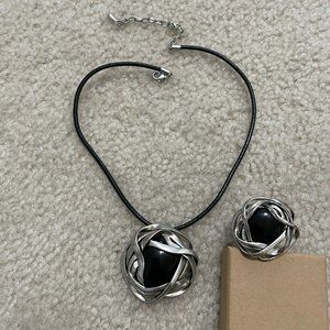 Metal statement necklace & ring set